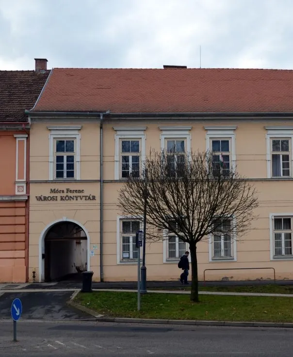 Igazgatót keres a Móra Ferenc Városi Könyvtár és Múzeum - Pályázati felhívás